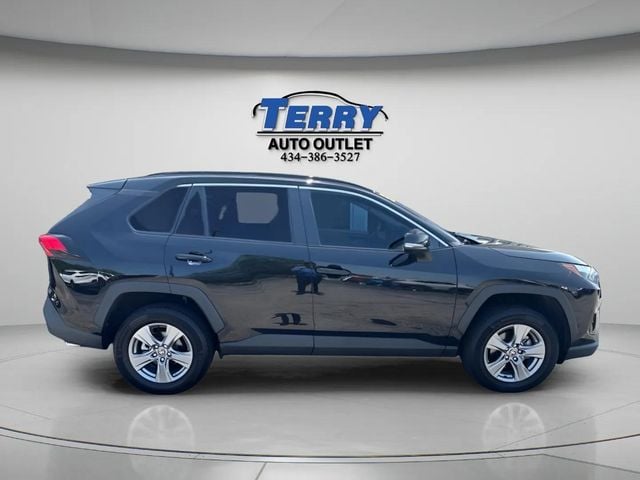 Pre-Owned 2022 Toyota RAV4 XLE - photo - 0