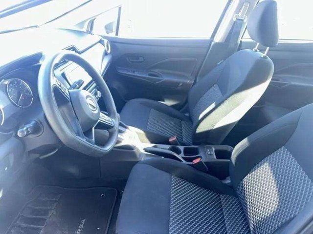 Pre-Owned 2024 Nissan Versa 1.6 S - photo - 4