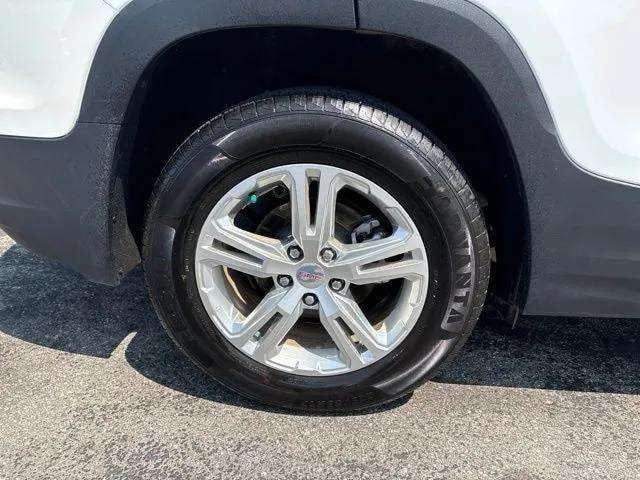 Pre-Owned 2024 GMC Terrain SLE - photo - 11