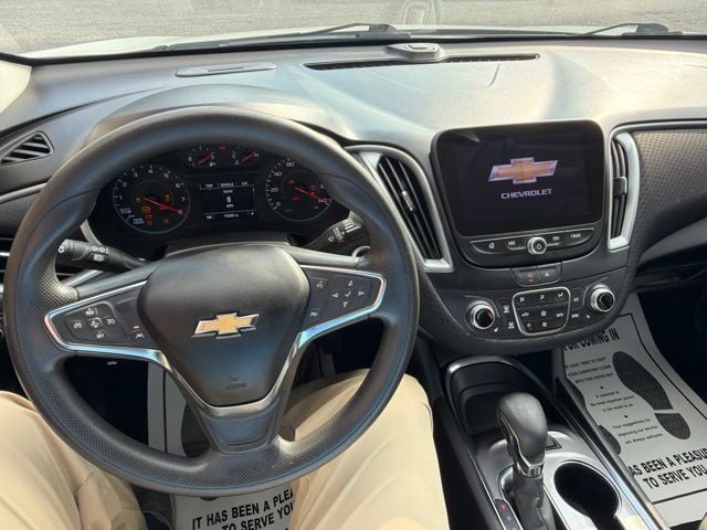 Pre-Owned 2023 Chevrolet Malibu LT - photo - 9