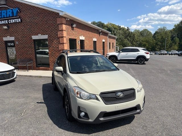Pre-Owned 2016 Subaru Crosstrek 2.0i Limited - photo - 0
