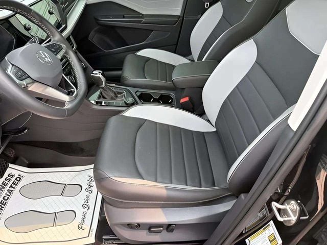 2024 Volkswagen Taos 1.5T SEL Photo in Lynchburg VA 24502