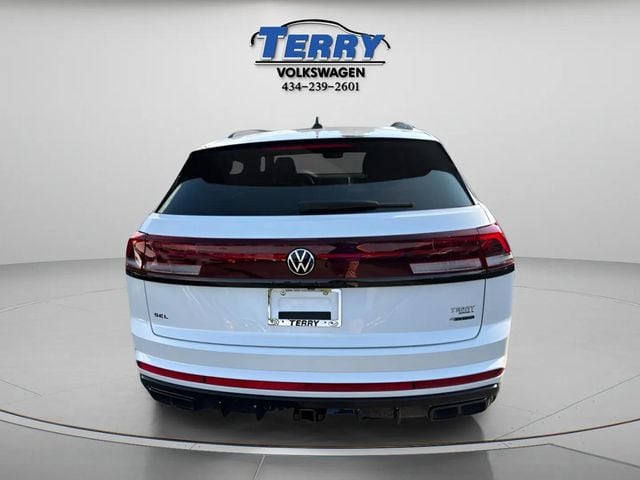 2026 Volkswagen Atlas Cross Sport SEL R-Line Black Photo in Forest VA 24551