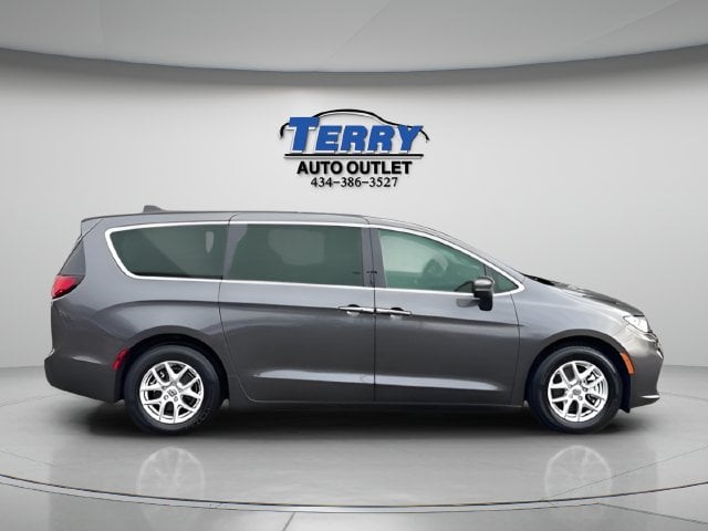 2023 Chrysler Pacifica Touring L Photo in Lynchburg VA 24502