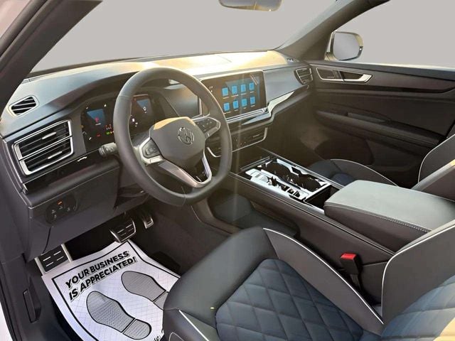 2026 Volkswagen Atlas Cross Sport SEL Premium R-Line Photo in Forest VA 24551