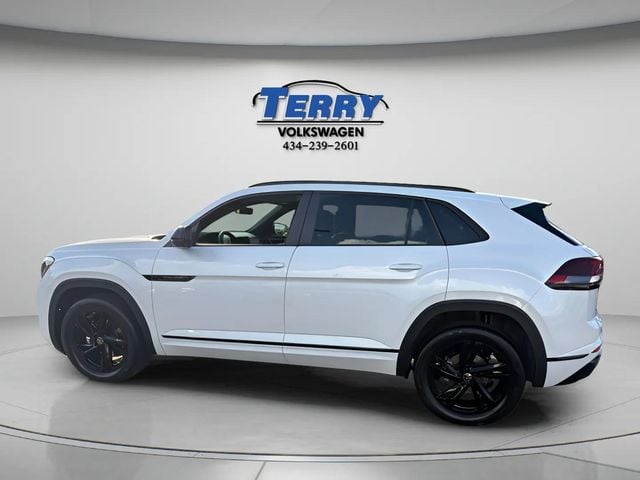 2026 Volkswagen Atlas Cross Sport SEL R-Line Black Photo in Forest VA 24551