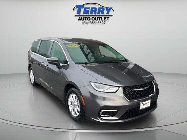 2023 Chrysler Pacifica Touring L Photo in Lynchburg VA 24502