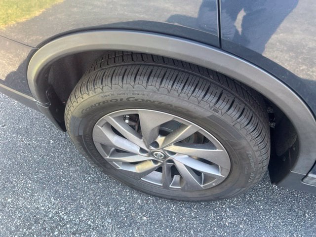 2016 Nissan Rogue SL Photo in Lynchburg VA 24502