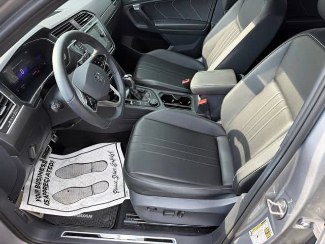 2024 Volkswagen Tiguan 2.0T SE R-Line Black Photo in Forest VA 24551