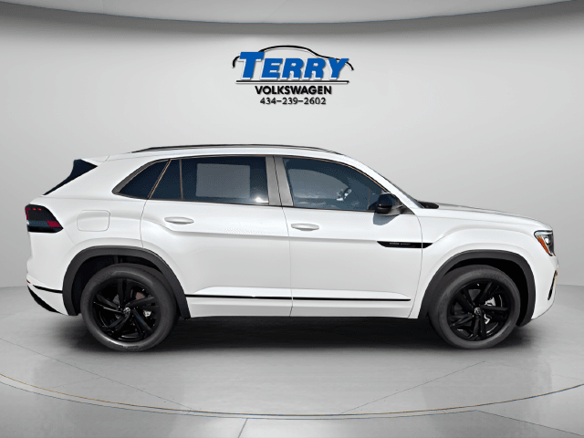 2026 Volkswagen Atlas Cross Sport SEL R-Line Black Photo in Forest VA 24551