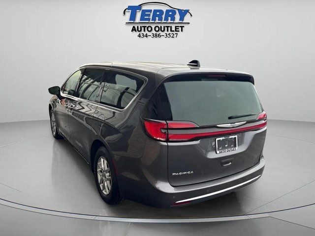 2023 Chrysler Pacifica Touring L Photo in Lynchburg VA 24502