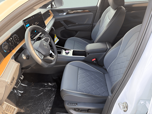 2026 Volkswagen Tiguan SEL R-Line Turbo Photo in Forest VA 24551