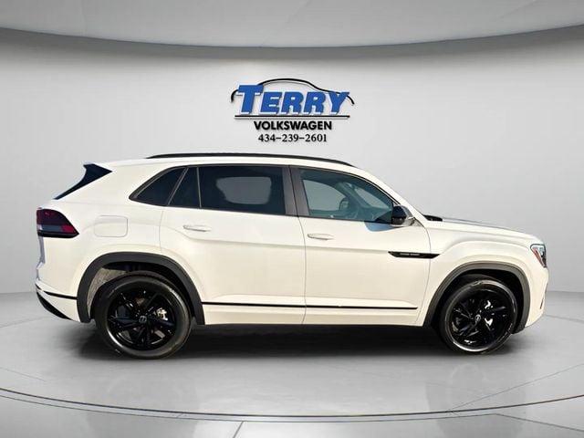 2026 Volkswagen Atlas Cross Sport SEL R-Line Black Photo in Forest VA 24551
